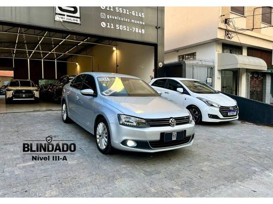 VOLKSWAGEN JETTA 2.0 TSI HIGHLINE 211CV GASOLINA 4P TIPTRONIC VOLKSWAGEN JETTA 2.0 TSI HIGHLINE 211CV GASOLINA 4P TIPTRONIC